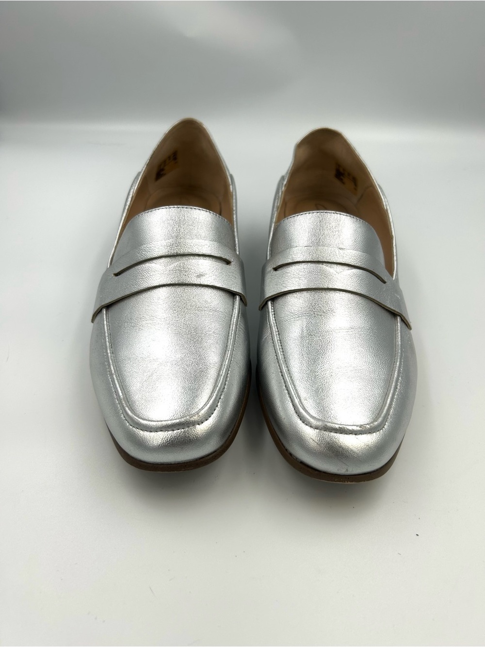 ⁠Clarks Silver Metallic Leather Cushion Plus Penny Loafers Size 7.5⁠ - Picture 5 of 14
